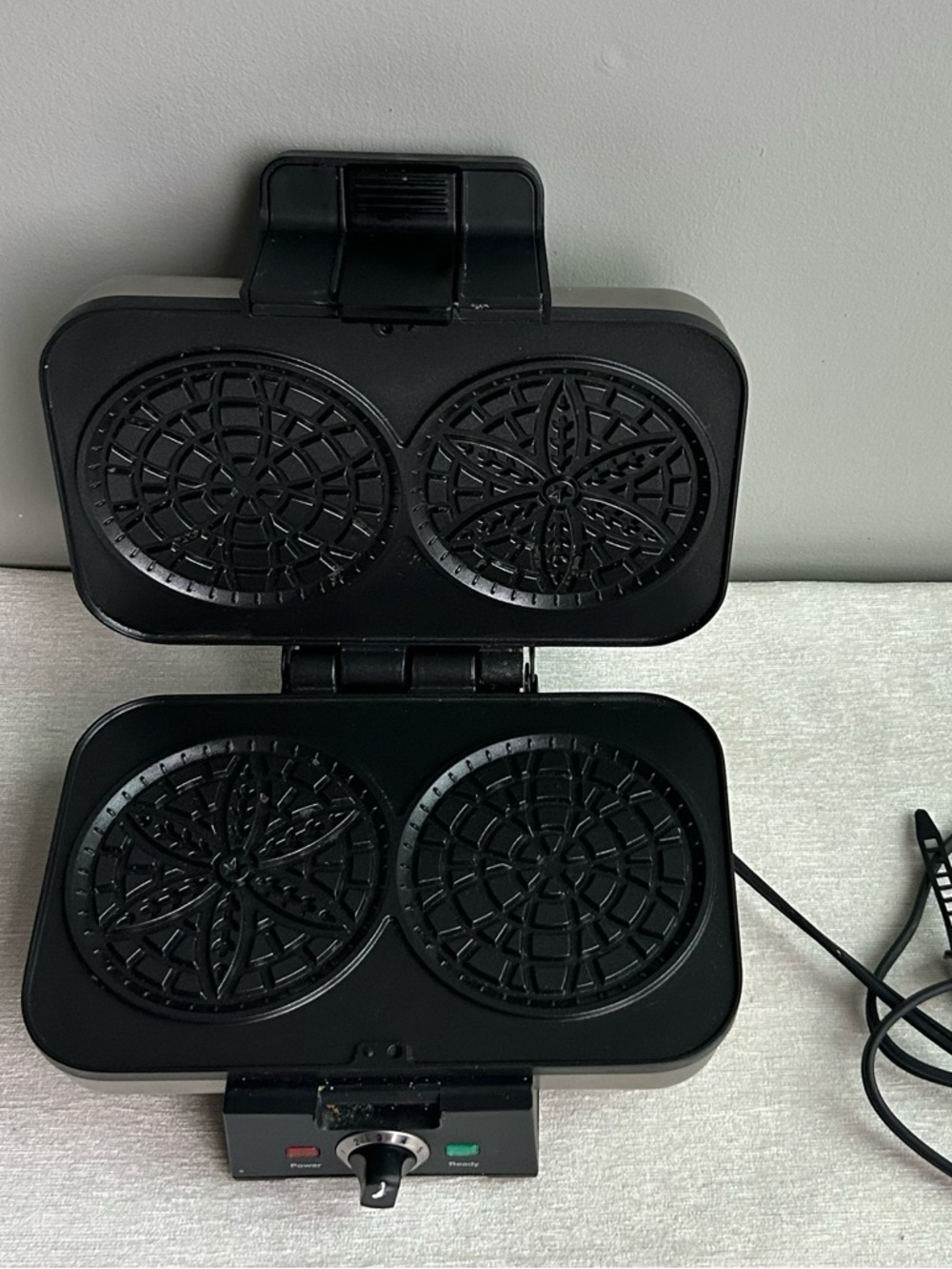 CUISINART pizelle maker